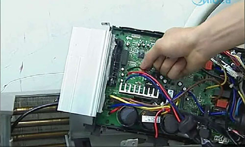 临湘美的空调电话是多少